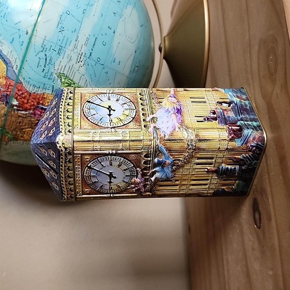 Vintage Churchills London Peter Pan money box Big Ben Tower  tin